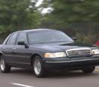 Ford Crown Victoria  2004
