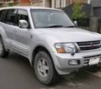 Mitsubishi Pajero  2000