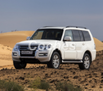 Mitsubishi Pajero  2015