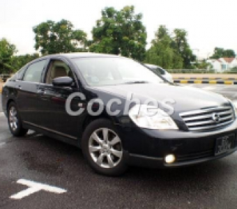 Nissan Cefiro  2003