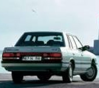 Nissan Laurel  1986