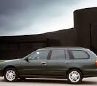 Nissan Primera  1999