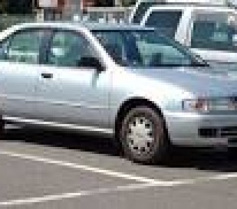 Nissan Sunny  1995