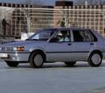 Nissan Sunny  1986