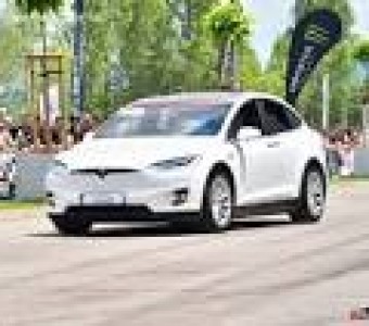 Tesla Model X  2019