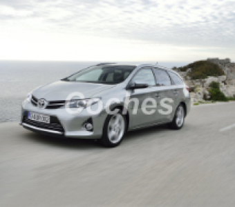 Toyota Auris  2012