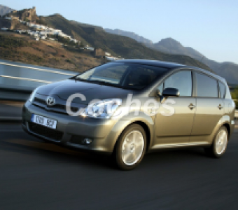 Toyota Corolla Verso  2004