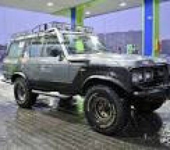 Toyota Land Cruiser  1990