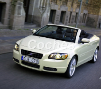 Volvo C70  2005