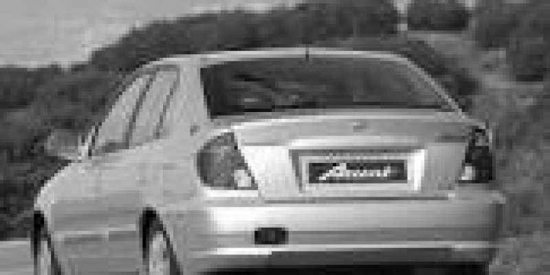 Hyundai Accent 2003 Sedan II (TagAZ) 1.8 AUTOMATICO (131 CV)