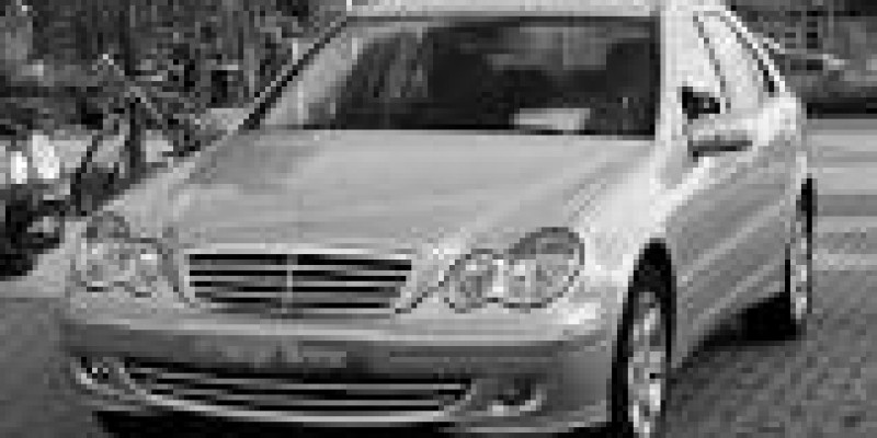 Mercedes-Benz C-klasse 2004 Sedan II (W203) Restyling 230 2.3 AUTOMATICO (193 CV)