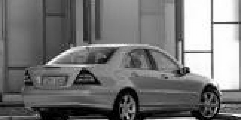 Mercedes-Benz C-klasse 2005 Sedan II (W203) Restyling 350 3.5 AUTOMATICO (272 CV)