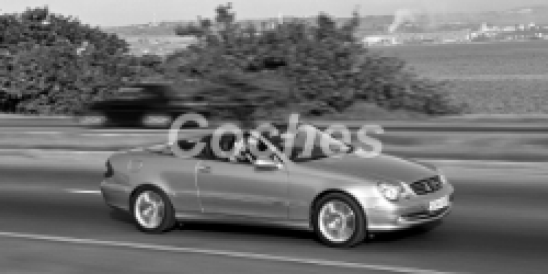 Mercedes-Benz CLK-klasse 2003 Cabriolet II (W209) 200 Sequentronic 1.8 AUTOMATICO (163 CV)