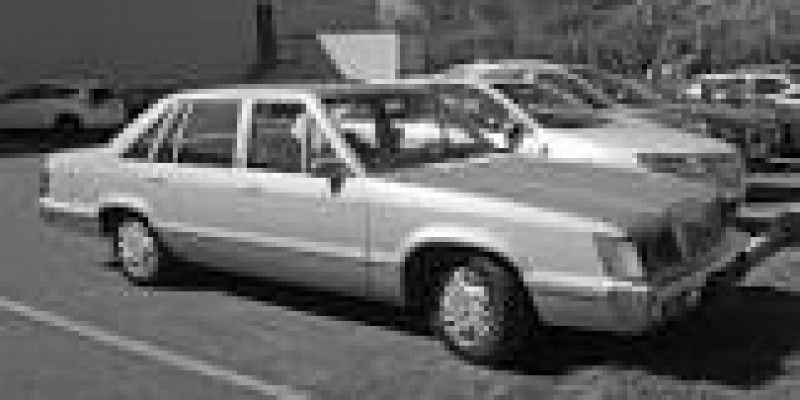 Mercury Marquis 1985 Sedan V 3.3 AUTOMATICO (105 CV)