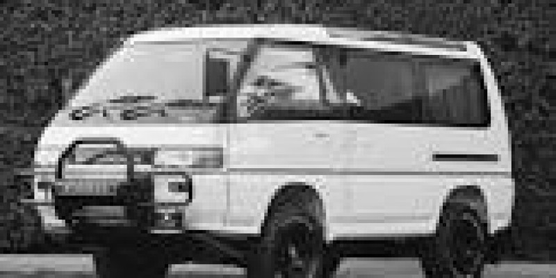 Mitsubishi Delica 1985 Minivan II 1.6 MANUAL (86 CV)