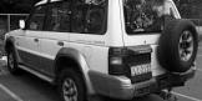 Mitsubishi Pajero 1999 SUV 5-Puertas II Restyling 2.4 AUTOMATICO (112 CV) 4WD