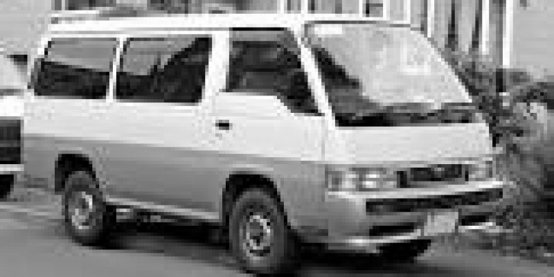 Nissan Caravan 1999 Minivan III (E24) 2.0 AUTOMATICO (120 CV)