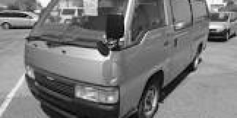 Nissan Caravan 2000 Minivan III (E24) 2.0 AUTOMATICO (120 CV)