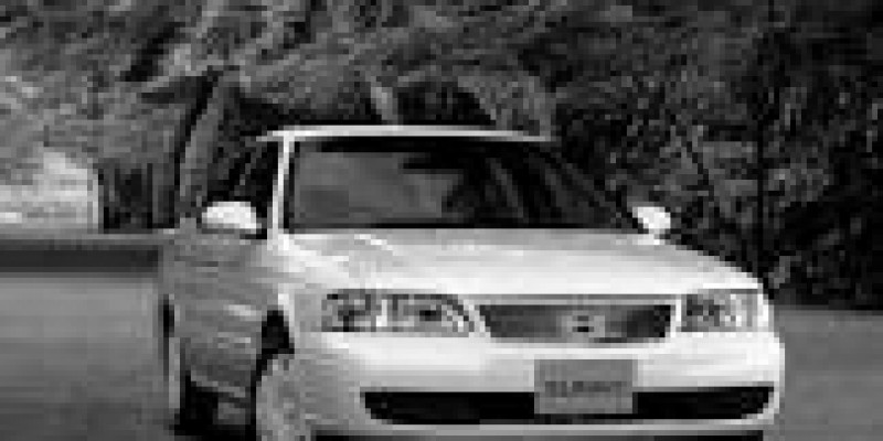Nissan Sunny 2003 Sedan B15 1.3 AUTOMATICO (90 CV)