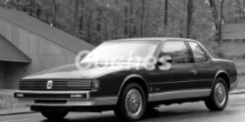 Oldsmobile Toronado 1988 Coupe IV 3.8 AUTOMATICO (165 CV)