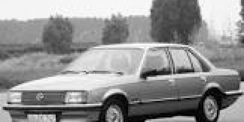 Opel Rekord 1983 Sedan 2-Puertas E 2.3d MANUAL (65 CV)