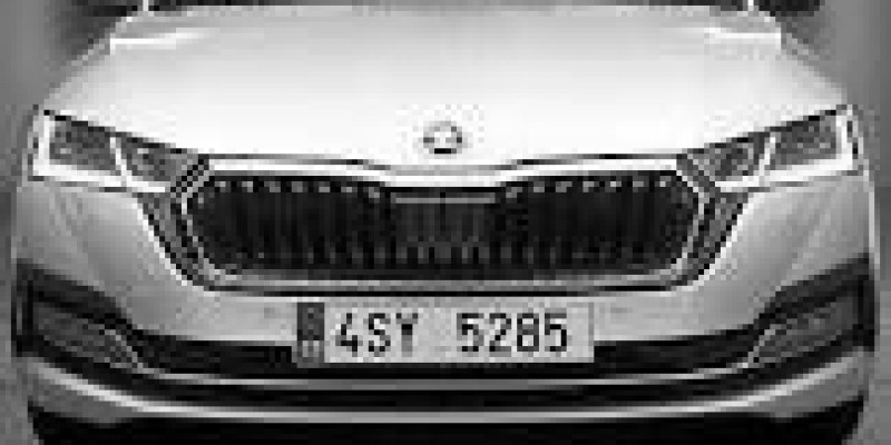 Skoda Octavia 2022 Liftback IV (A8) 1.0 AUTOMATICO (110 CV)