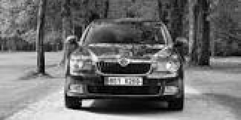 Skoda Superb 2012 Liftback II 1.6d MANUAL (105 CV)