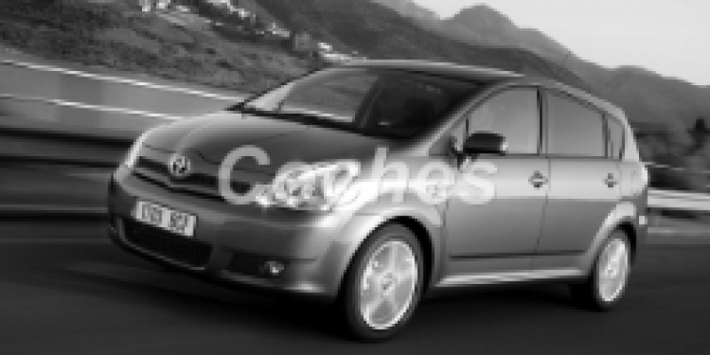 Toyota Corolla Verso 2004 MPV I Restyling 1.8 AUTOMATICO (129 CV)