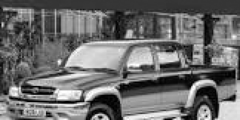 Toyota Hilux 1996 Pickup Extra Cab V 2.4d MANUAL (82 CV) 4WD