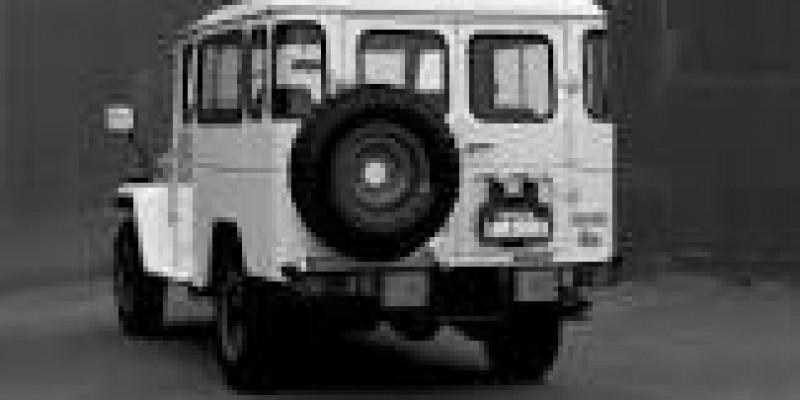 Toyota Land Cruiser 1983 SUV 3-Puertas 40 Series 3.4d MANUAL (90 CV)
