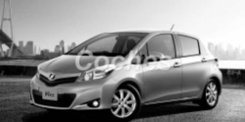 Toyota Vitz 2014 Hatchback 5-Puertas III (XP130) 1.0 CVT (69 CV)